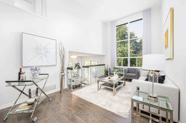 Property Photo: 34 Kitsilano Crescent ON L4C 5A5