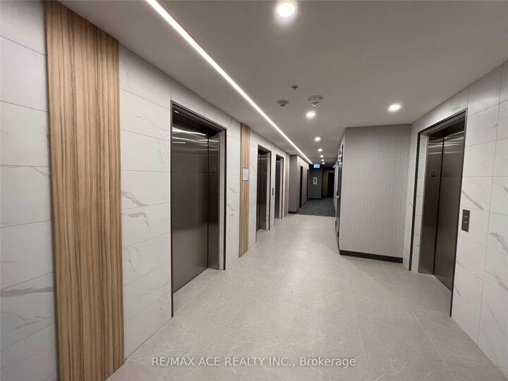 Property Photo:  60 Frederick Street 3209  ON N2H 0C7 