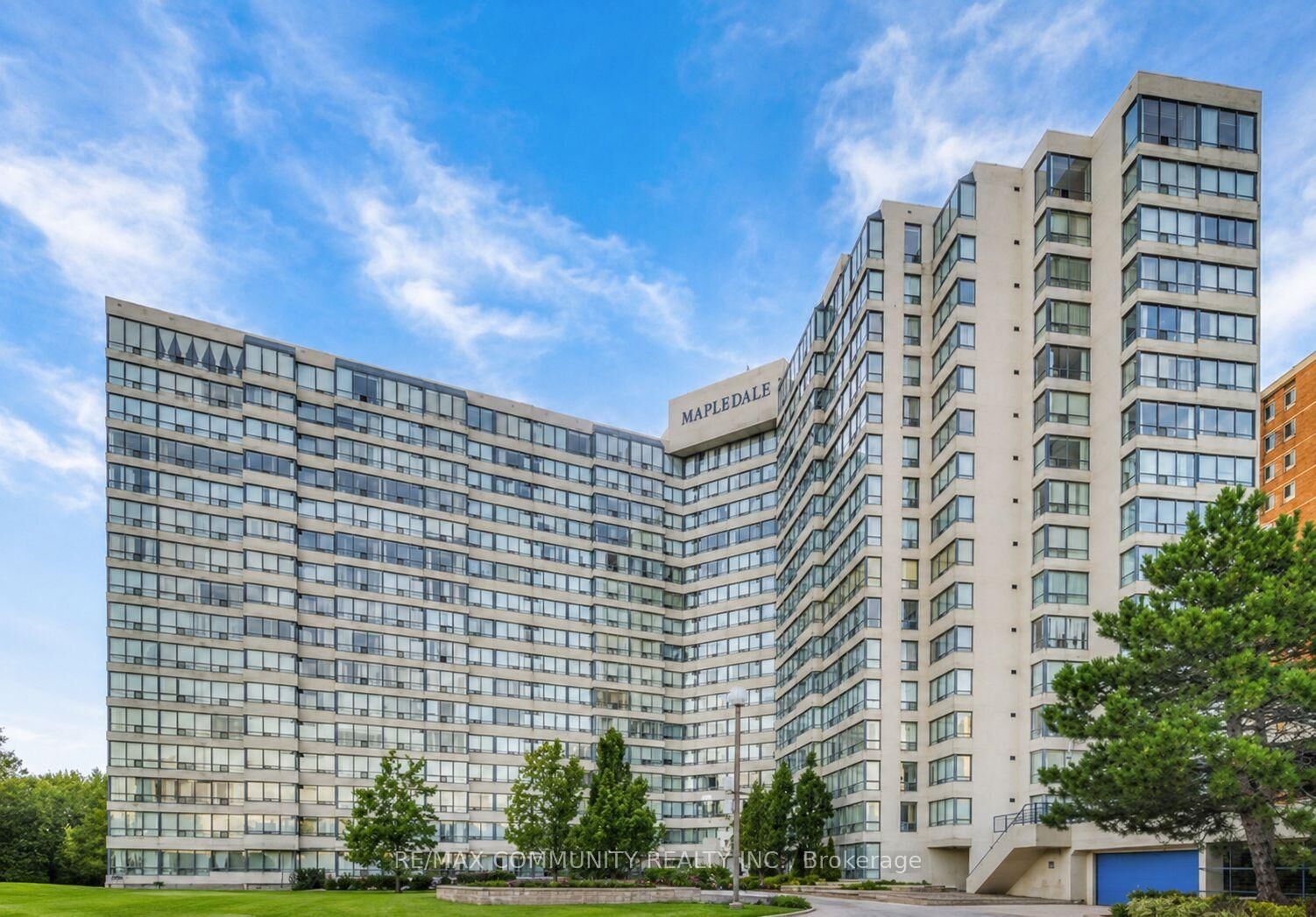 Property Photo:  3050 Ellesmere Road 403  ON M1E 5E6 