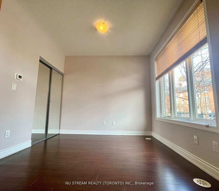 Property Photo:  241 South Park Road  ON L3T 0B6 