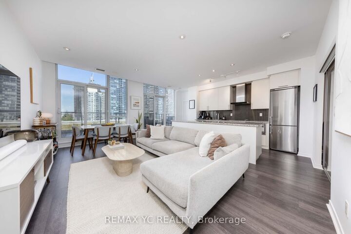 352 Front Street W Ph09 — photo 1