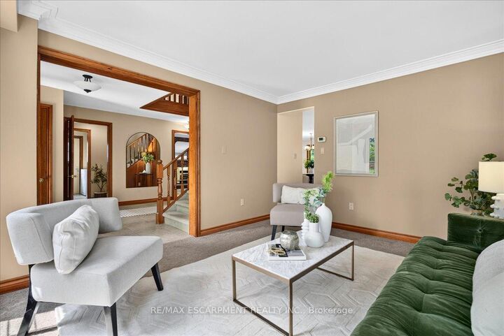Property Photo: 339 Kingsway Place ON L9T 4C8