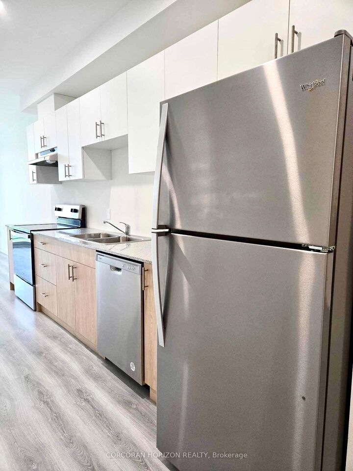 Property Photo: 181 Elmira Road S 606 ON N1K 0E3