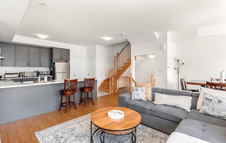 Photo de la propriété:  18 Waterville Way  ON L7C 2H1 