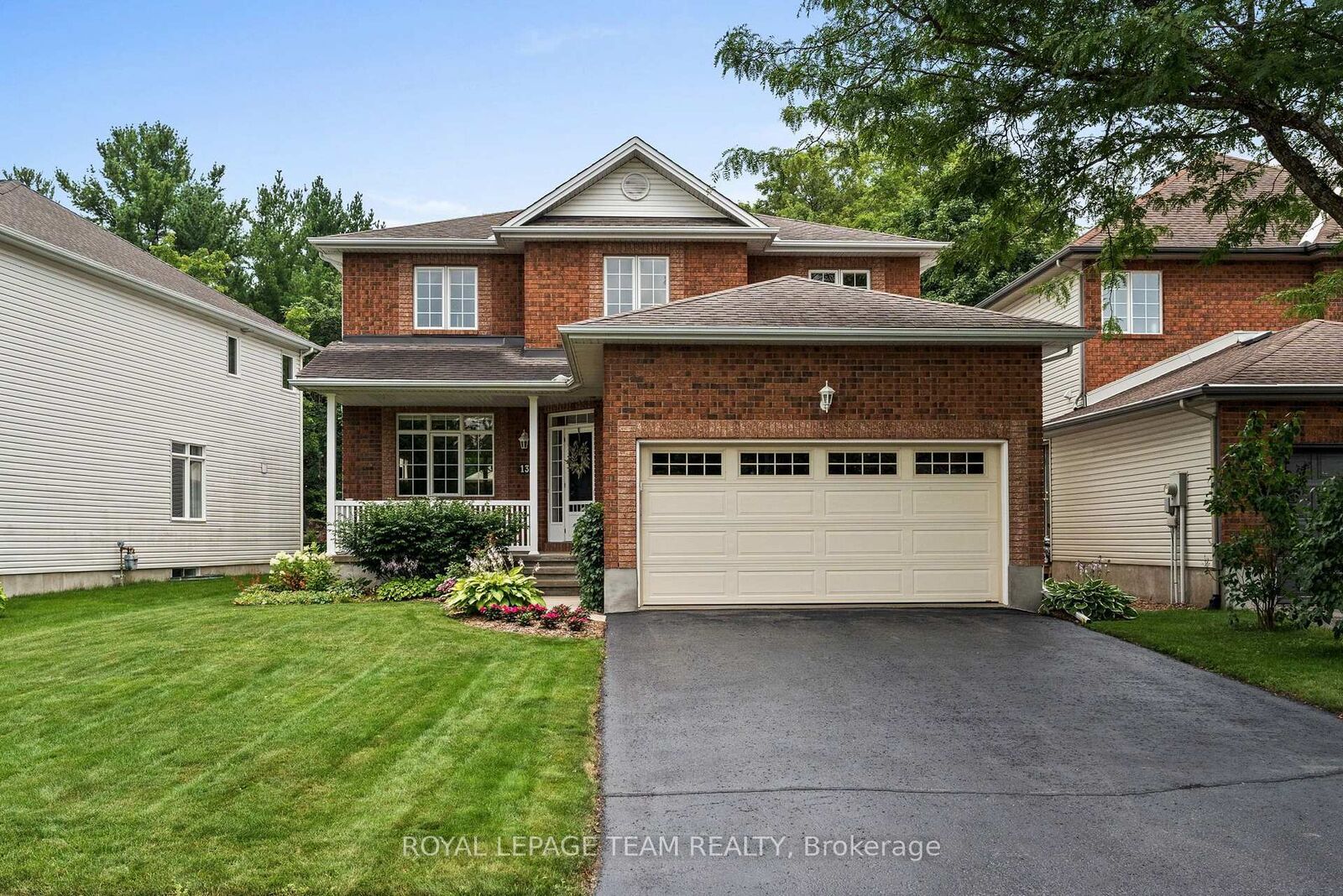 Property Photo: 13 Keno Way ON K2T 1H4