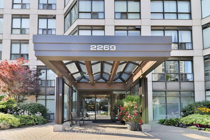 2269 Lake Shore Boulevard W 510 — photo 1