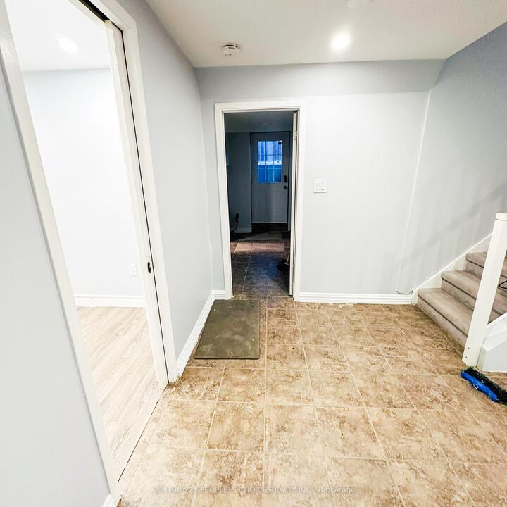 Property Photo:  41 Coomer Crescent  ON L1T 3C7 