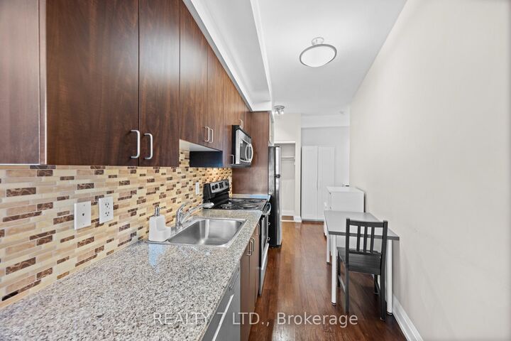 Property Photo:  1070 Sheppard Avenue W 323  ON M3J 0G8 