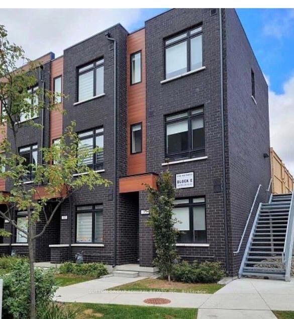 Property Photo: 370 Red Maple Road 35 ON L4C 5T4