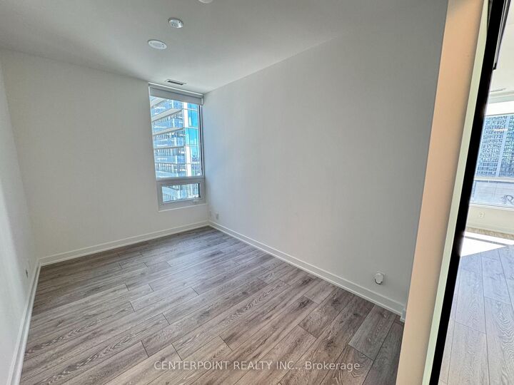 Property Photo:  108 Peter Street 1906  ON M5V 0W2 