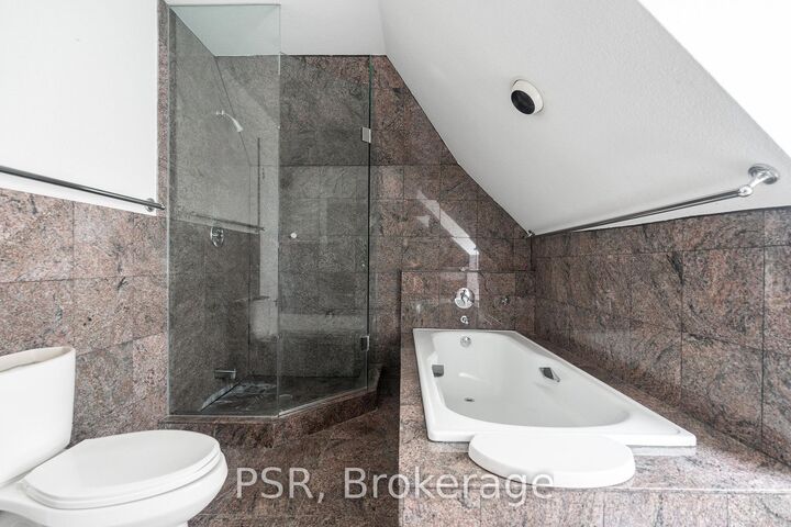 Photo de la propriété:  25 Coulson Avenue 3rd Fl  ON M4V 1Y3 