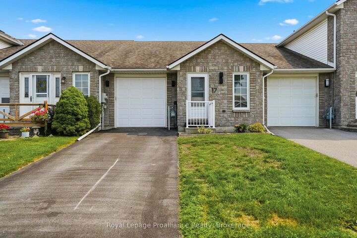 Property Photo: 17 Alder Court ON K8P 5L5