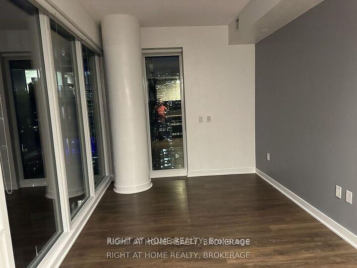 Property Photo:  115 Blue Jays Way Centre 4211  ON M5V 0N4 