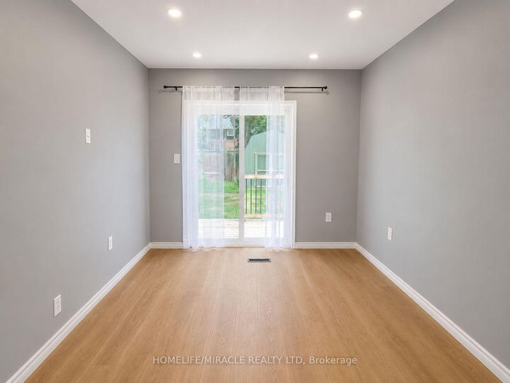 Photo de la propriété:  6523 Barker Street Main  ON L2G 1Y6 