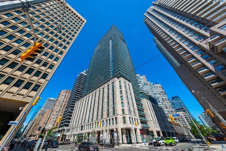Property Photo: 955 Bay Street 614 ON M5S 0C6