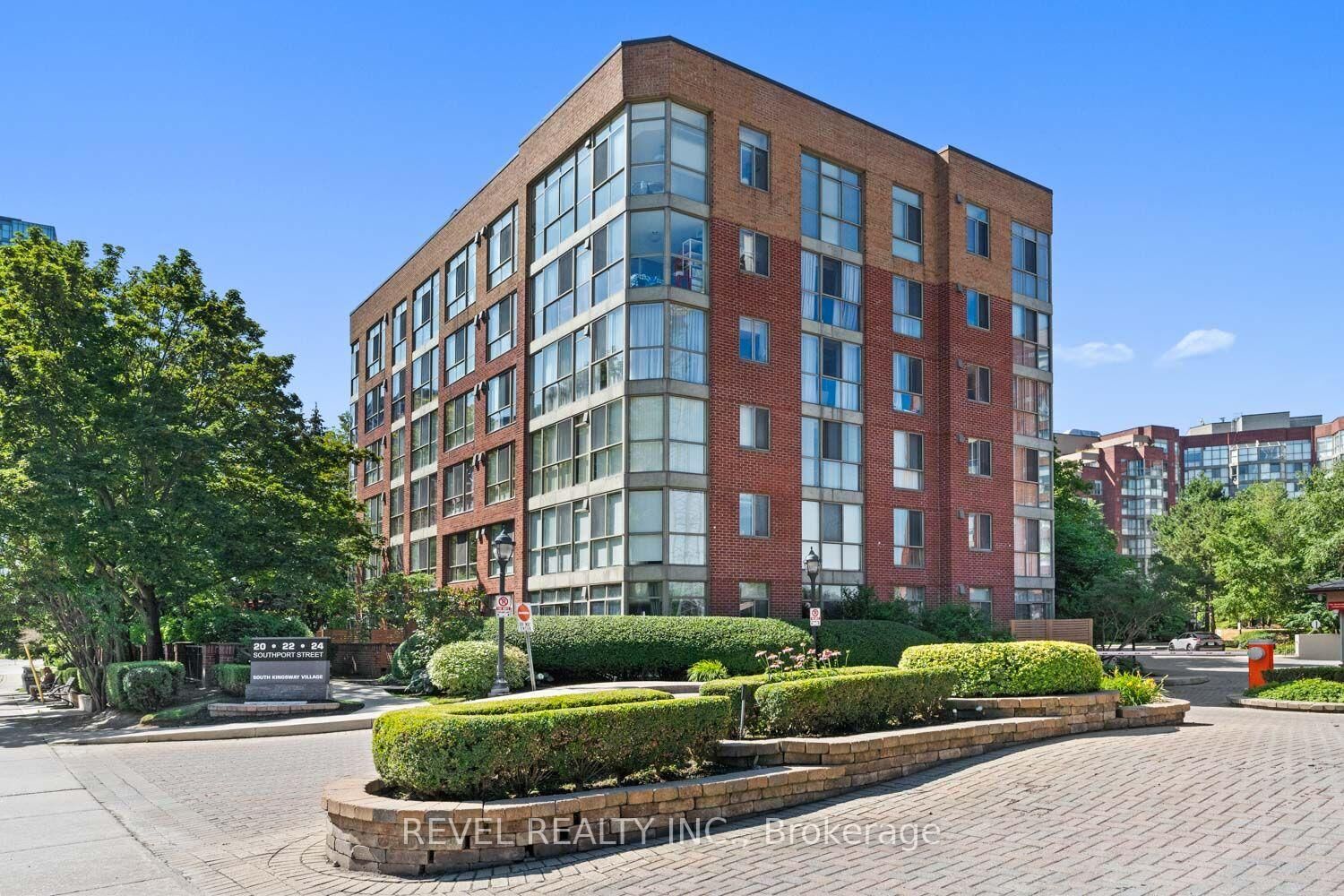 Property Photo:  20 Southport Street 302  ON M6S 4Y8 