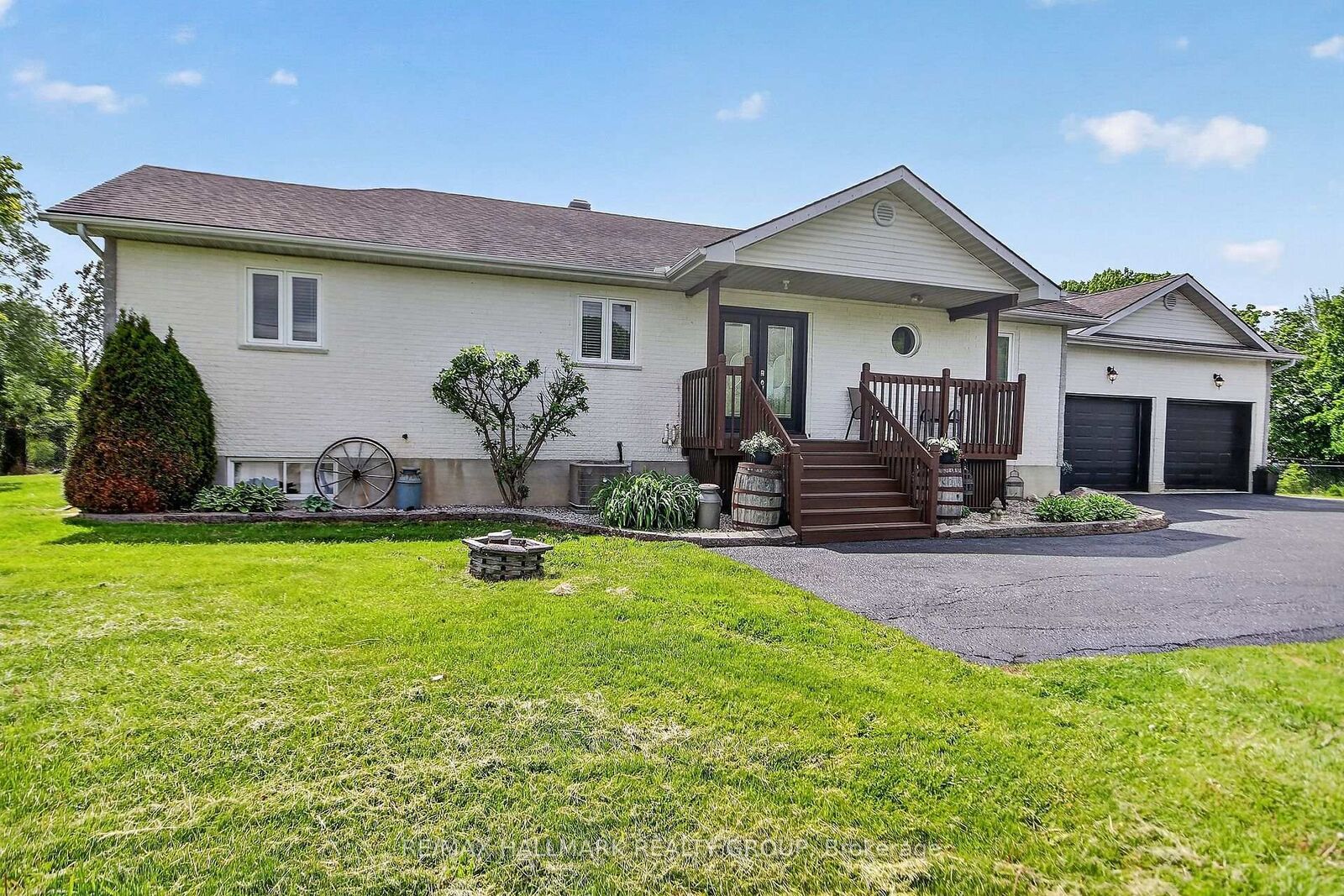Property Photo: 7414 Dawn Tara Drive ON K4P 1P4
