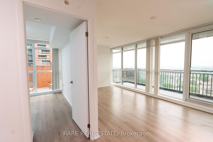 Property Photo:  830 Lawrence Avenue W 1007  ON M6A 0B6 