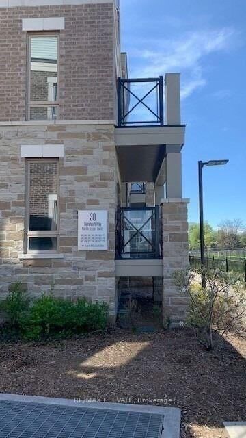 Property Photo:  30 Dunsheath Way 518  ON L6B 0A1 