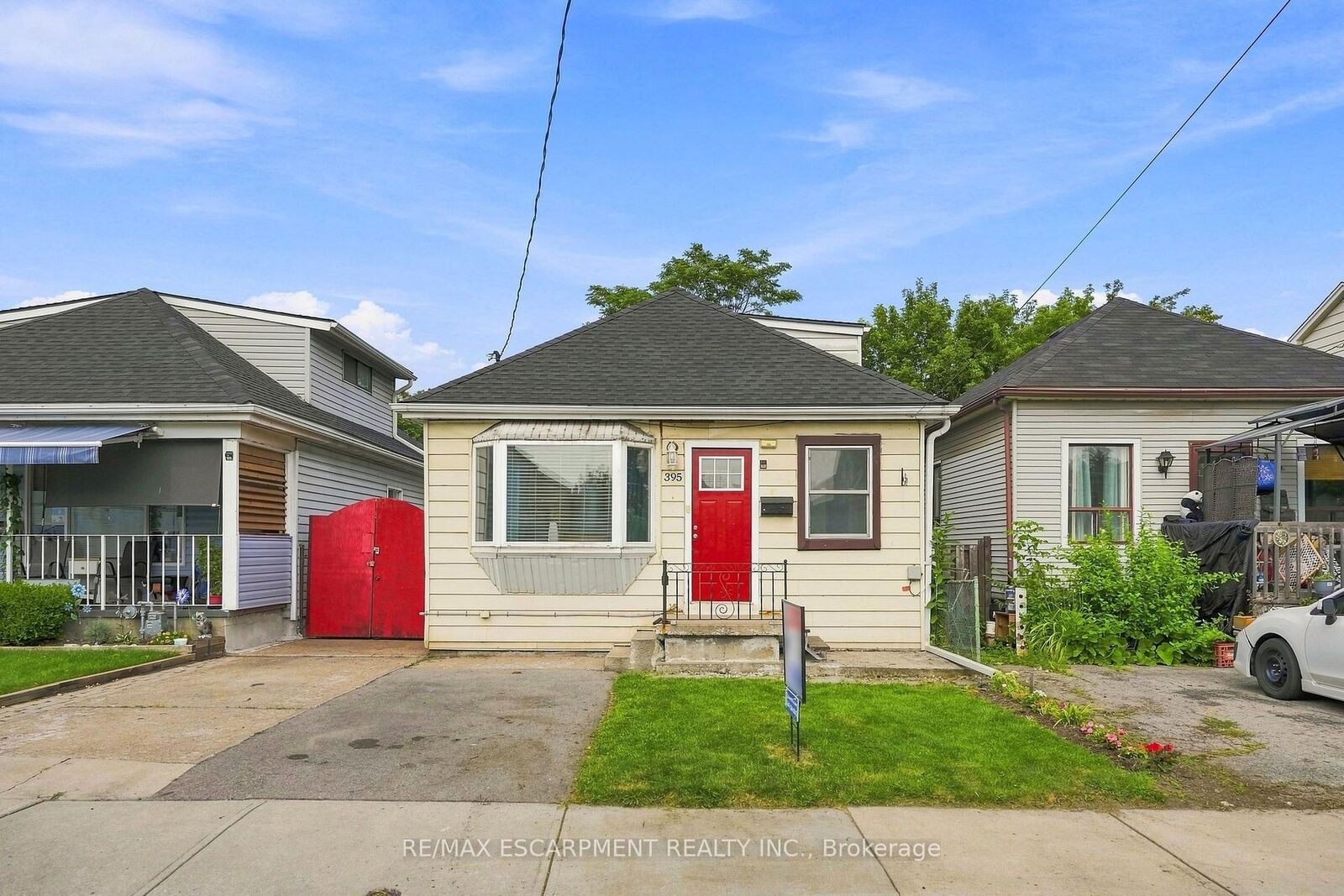 Property Photo: 395 Avondale Street ON L8L 7C8