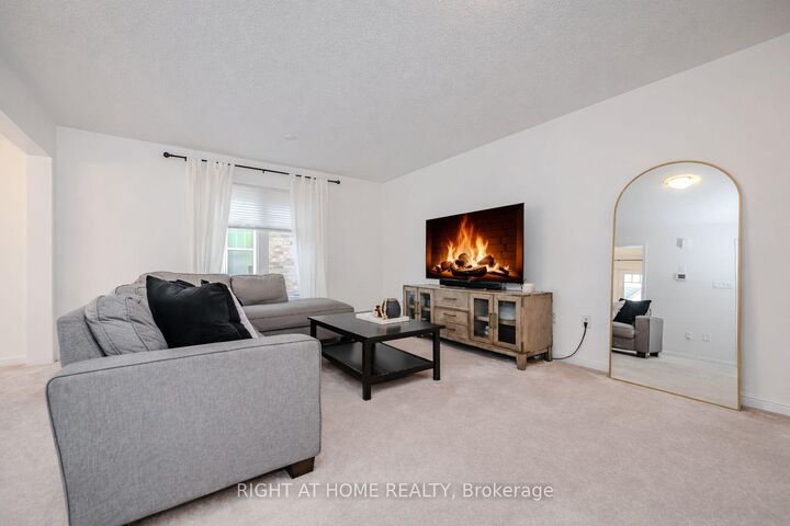 Property Photo:  525 Cavanagh Lane  ON L9T 8G4 