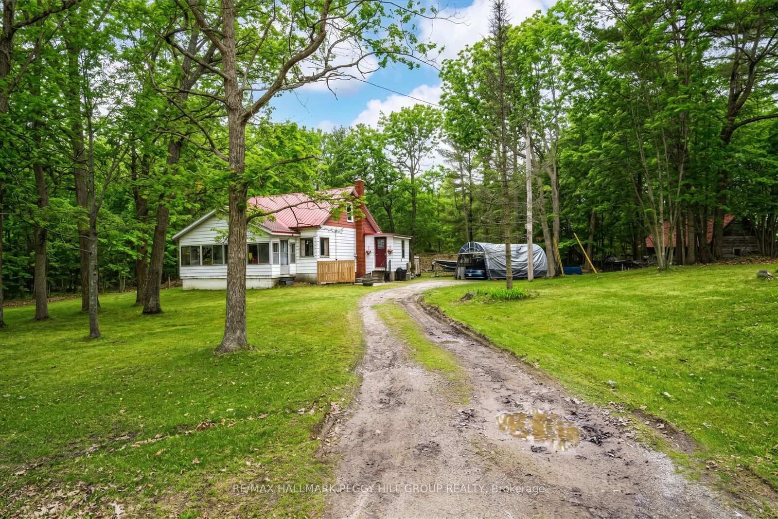 Property Photo: 1301 Honey Harbour Road ON L0K 1S0