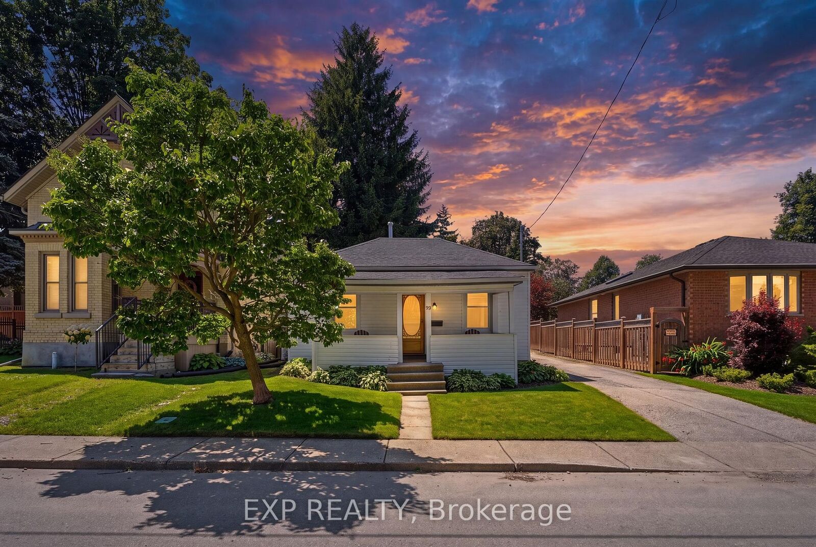 Property Photo:  99 Victoria Street N  ON N4S 6V6 