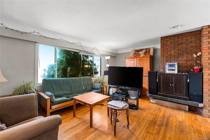 Property Photo: 4479 Majestic Dr BC V8N 3H7
