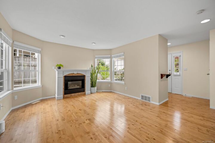 Property Photo: 2118 Mission Rd #B BC V9N 8Y7
