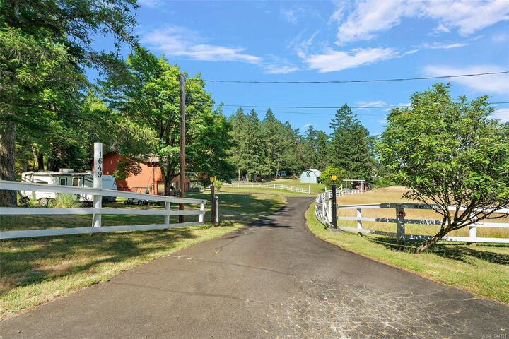 1649 Charlton Rd — photo 1