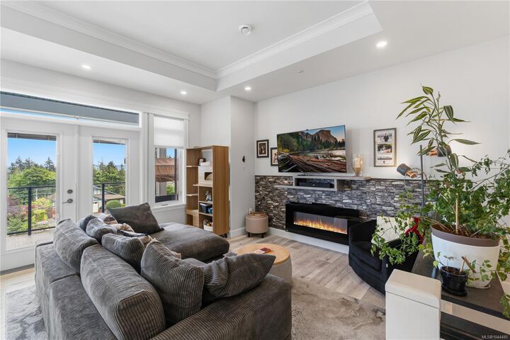Property Photo: 456 Battie Dr BC V9G 1V9