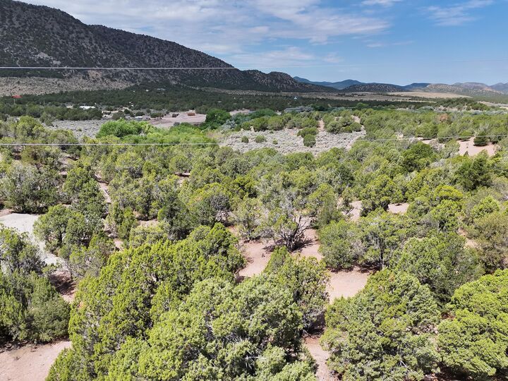 Property Photo: 4248 S Artifact Dr UT 84720