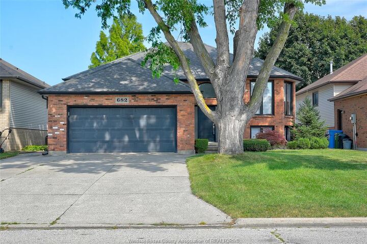 Property Photo: 682 Michael Drive ON N8N 4N2