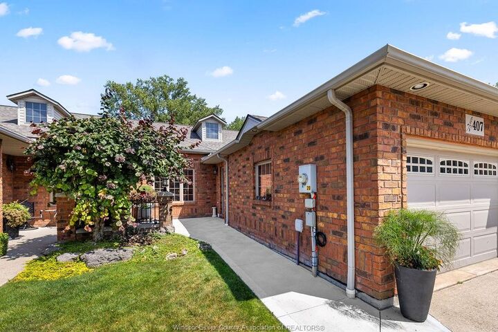 Property Photo: 407 Lenore St ON N8L 0P3
