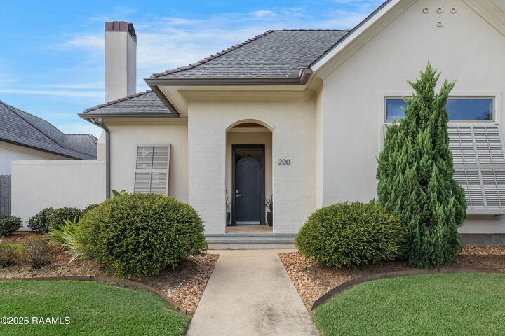 Property Photo: 200 Habitat Ridge LA 70518