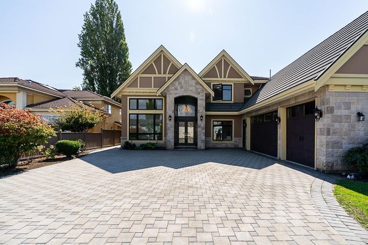 7600 Belair Drive — photo 1