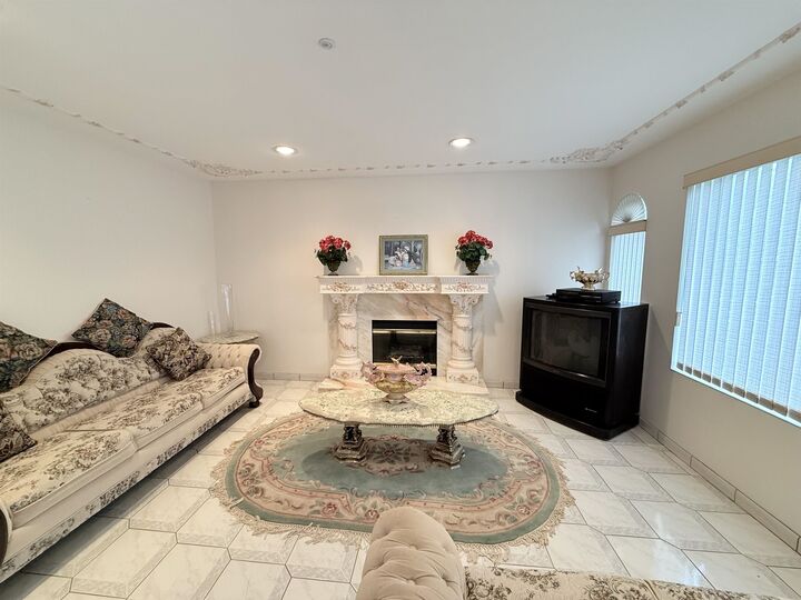 Property Photo: 2458 E 5th Avenue BC V5M 1M5