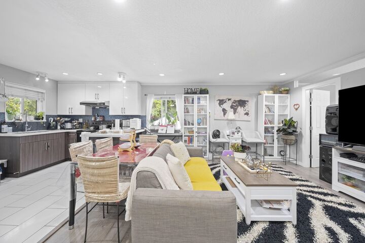 Property Photo: 189 E 64th Avenue BC V5X 2M3