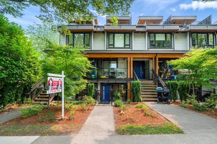 Property Photo: 4728 Duchess Street BC V5R 0K3