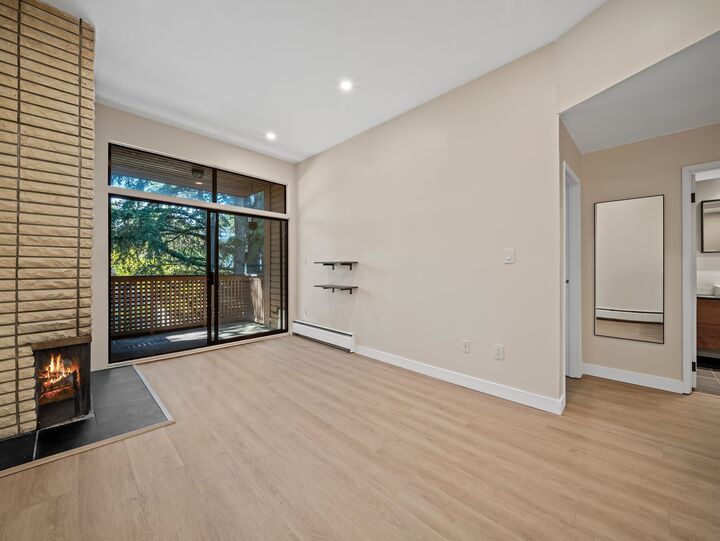 Property Photo: 2211 W 2nd Avenue 402 BC V6K 1H8