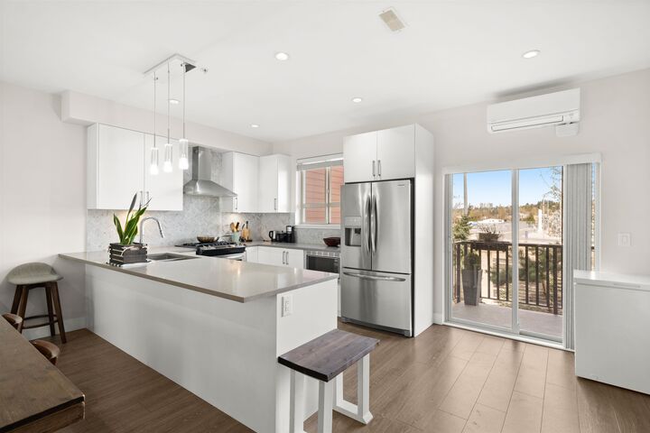 843 Ewen Avenue 30 — photo 1