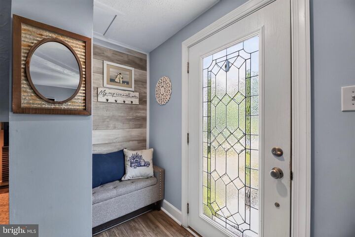 Property Photo:  3 Foxwood Court  NJ 08081 