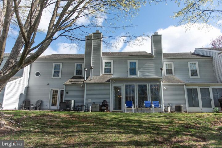 Property Photo: 609 Cambridge Court PA 17078