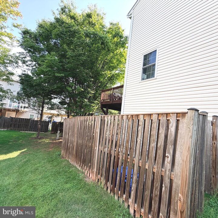 Property Photo: 43100 Sherbrooke Terrace VA 20176