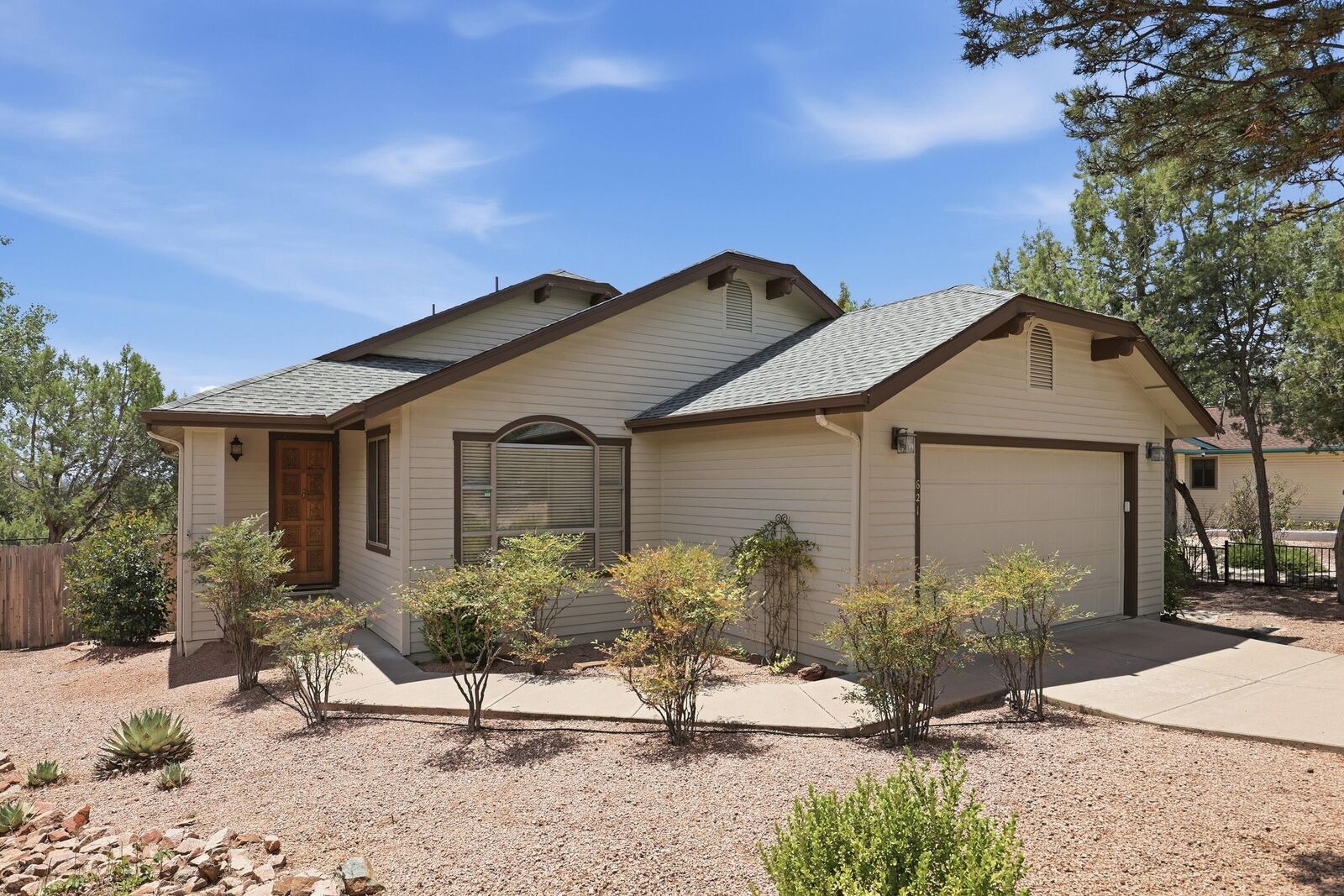 Property Photo:  621 E Phoenix Street  AZ 85541 