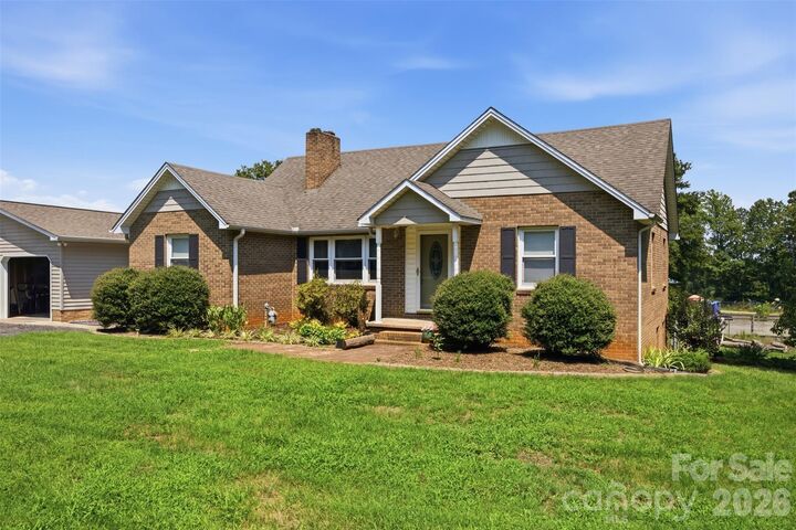 Property Photo:  2106 Polkville Road  NC 28150 