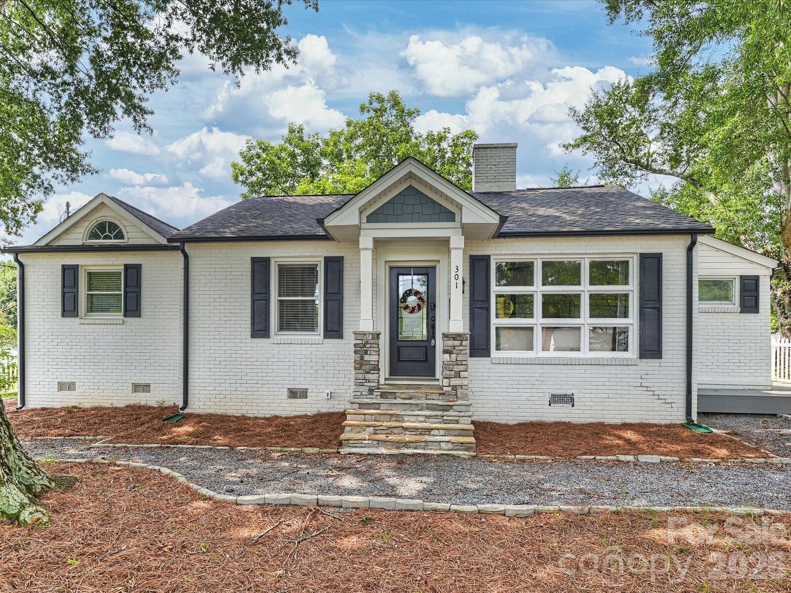 Property Photo: 301 Harris Street SC 29715