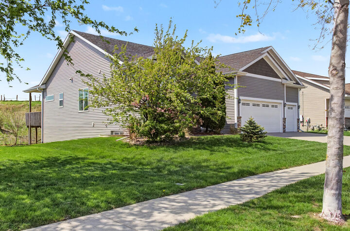 Property Photo:  3021 Red Fox Road  IA 50014 