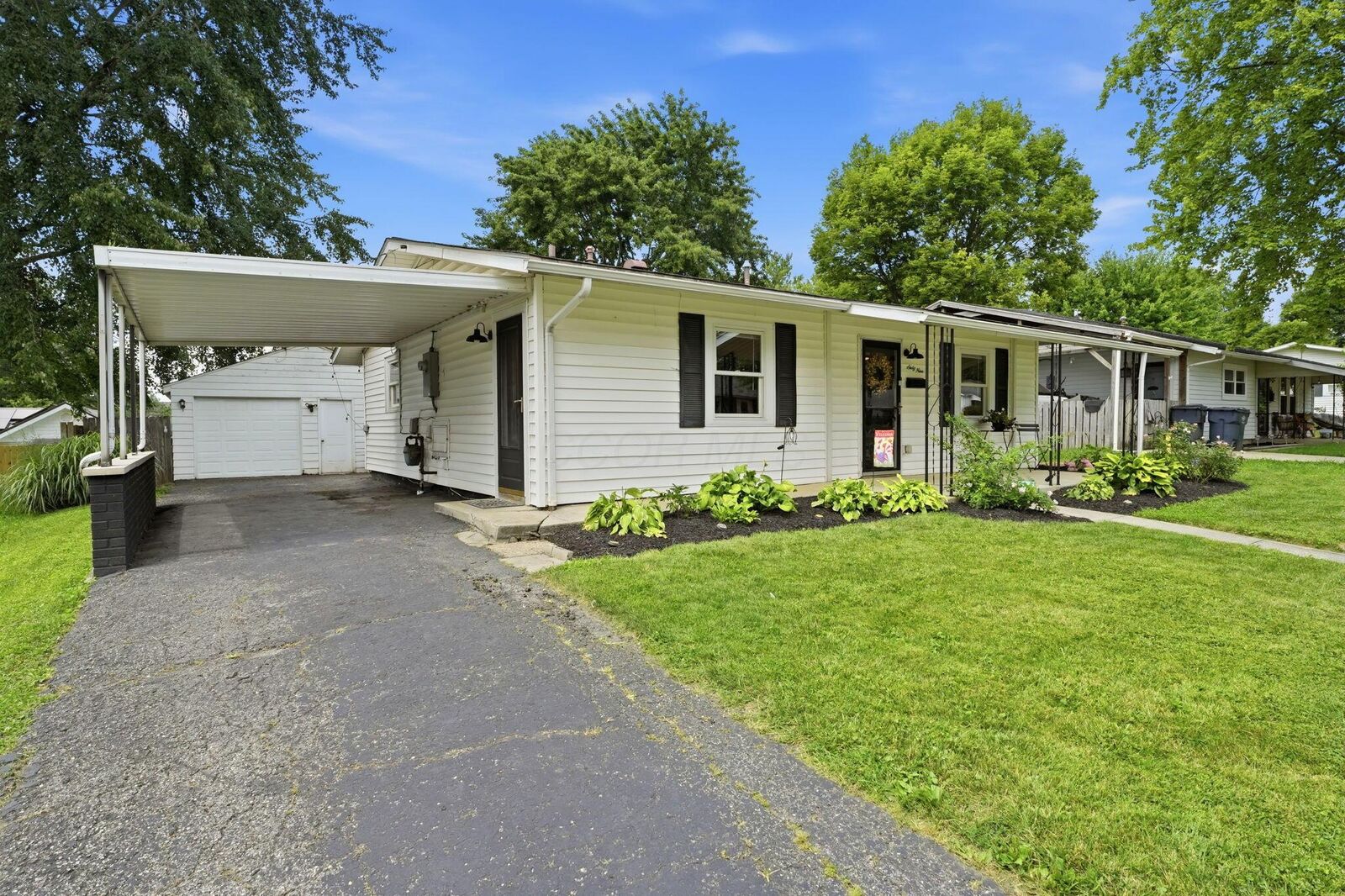 Property Photo: 69 Saratoga Drive OH 43031