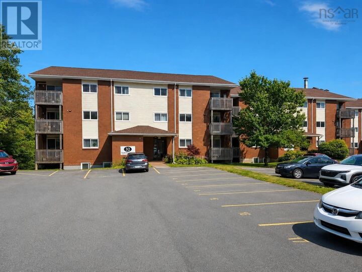 32 Veronica Drive 401 — photo 1